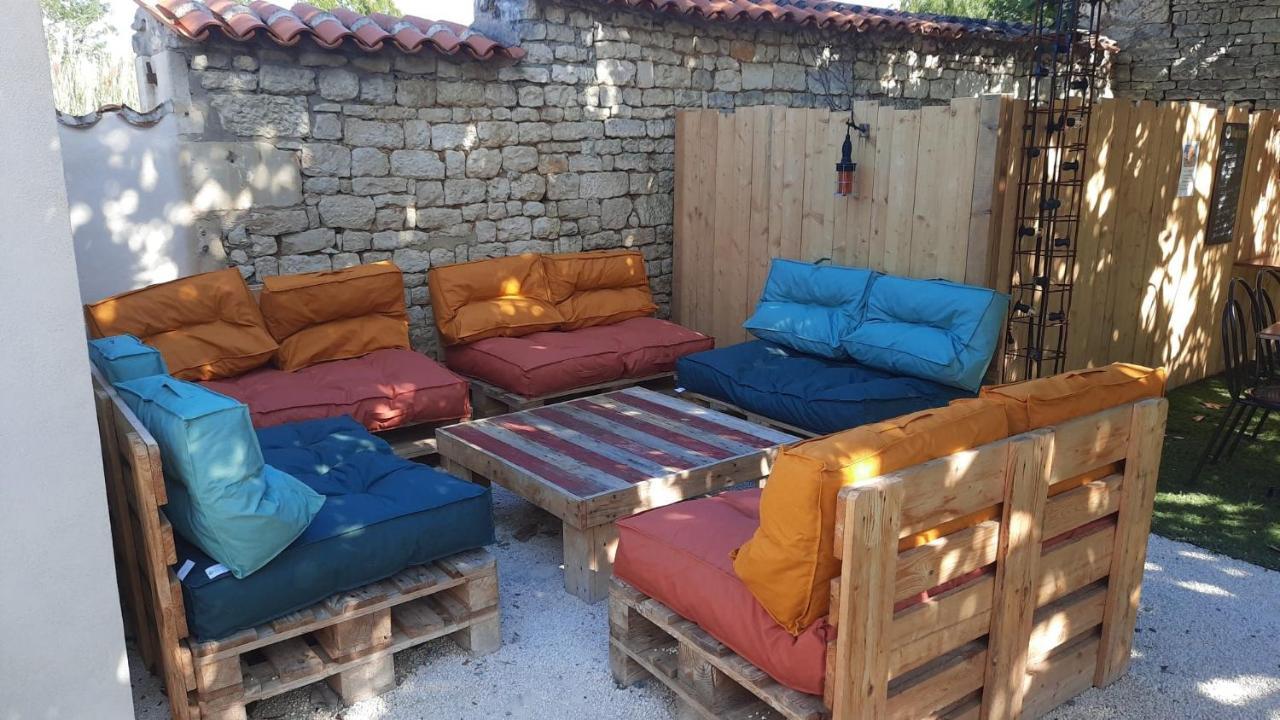 L'Auberge Des Artistes Nieul-sur-l'Autise Eksteriør billede